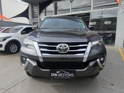 TOYOTA Hilux SW4 2.8 16V 4P SRX 4X4 7 LUGARES TURBO DIESEL AUTOMÁTICO