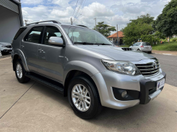 TOYOTA Hilux SW4 3.0 16V 4P SRV 4X4 TURBO DIESEL AUTOMTICO