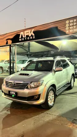 TOYOTA Hilux SW4 3.0 16V 4P SRV 4X4 TURBO DIESEL AUTOM�TICO