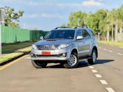 TOYOTA Hilux SW4 3.0 16V 4P SRV 4X4 TURBO DIESEL AUTOM�TICO