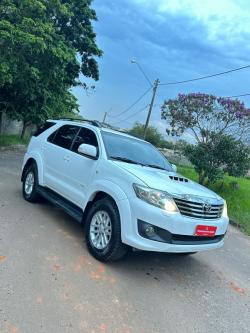 TOYOTA Hilux SW4 3.0 16V 4P SRV 4X4 7 LUGARES TURBO DIESEL AUTOM�TICO