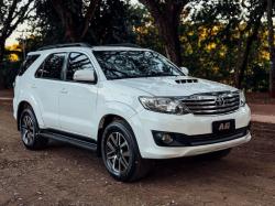 TOYOTA Hilux SW4 3.0 V6 12V 4P SRV 4X4 TURBO DIESEL AUTOM�TICO