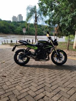 TRIUMPH Street Triple 675 R