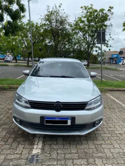 VOLKSWAGEN Jetta 2.0 4P COMFORTLINE TIPTRONIC AUTOM�TICO