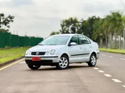VOLKSWAGEN Polo Sedan 1.6 4P