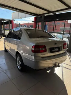 VOLKSWAGEN Polo Sedan 1.6 4P FLEX