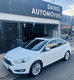 FORD Focus Sedan 2.0 16V 4P FLEX TITANIUM PLUS FASTBACK POWERSHIFT AUTOMTICO