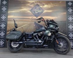 HARLEY DAVIDSON Dyna Street Bob 1600