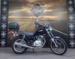 SUZUKI Intruder 125 