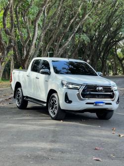 TOYOTA Hilux Caminhonete 2.8 16V SRX 4X4 DIESEL CABINE DUPLA AUTOMÁTICO