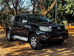TOYOTA Hilux Caminhonete 3.0 4P 4X4 SRV TURBO DIESEL CABINE DUPLA AUTOMTICO