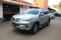 TOYOTA Hilux SW4 2.8 16V 4P SRX 4X4 7 LUGARES TURBO DIESEL AUTOMTICO