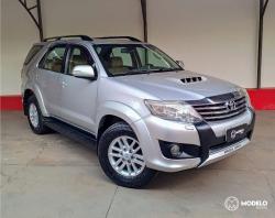 TOYOTA Hilux SW4 3.0 16V 4P SRV 4X4 7 LUGARES TURBO DIESEL AUTOMTICO