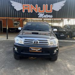 TOYOTA Hilux SW4 3.0 16V 4P SR 4X4 TURBO DIESEL AUTOMTICO