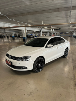 VOLKSWAGEN Jetta 2.0 4P CONFORTLINE TIPTRONIC AUTOMTICO