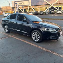 VOLKSWAGEN Jetta 2.0 4P FLEX CONFORTLINE TIPTRONIC AUTOMTICO
