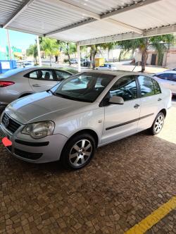 VOLKSWAGEN Polo Sedan 1.6 4P FLEX