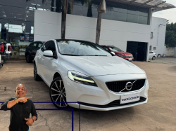 VOLVO V40 2.0 4P T4 MOMENTUM TURBO AUTOMTICO