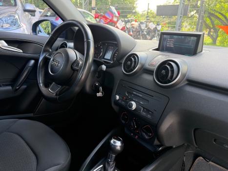AUDI A1 1.4 16V TFSI ATRACTION S-TRONIC AUTOM�TICO, Foto 5