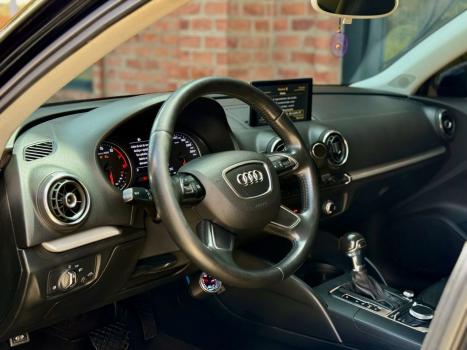 AUDI A3 1.4 16V 4P TFSI ATTRACTION S-TRONIC AUTOM�TICO, Foto 10