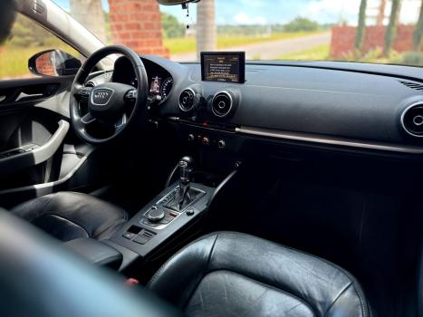 AUDI A3 1.4 16V 4P TFSI ATTRACTION S-TRONIC AUTOM�TICO, Foto 13