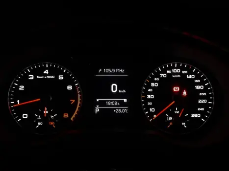 AUDI Q3 1.4 4P TFSI ATTRACTION S-TRONIC AUTOM�TICO, Foto 3