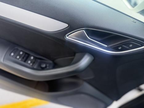 AUDI Q3 1.4 4P TFSI ATTRACTION S-TRONIC AUTOM�TICO, Foto 19