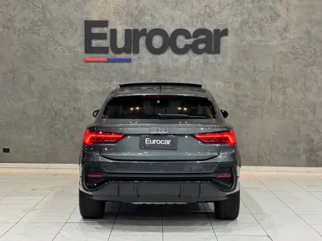 AUDI Q3 2.0 40 4P TFSI SPORTBACK PERFORMANCE BLACK QUATTRO TIPTRONIC AUTOMTICO, Foto 3