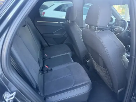 AUDI Q3 2.0 40 4P TFSI SPORTBACK PERFORMANCE BLACK QUATTRO TIPTRONIC AUTOM�TICO, Foto 30