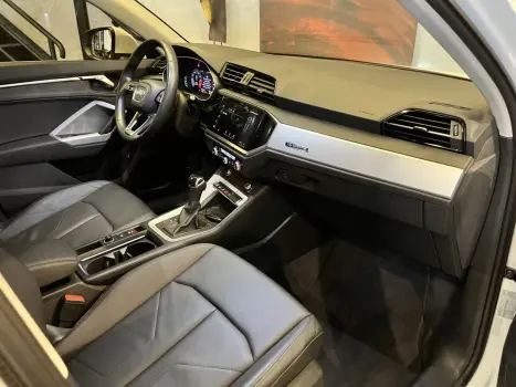 AUDI Q3 2.0 40 4P TFSI SPORTBACK PERFORMANCE BLACK QUATTRO TIPTRONIC AUTOM�TICO, Foto 7