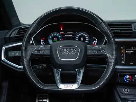 AUDI Q3 2.0 40 4P TFSI SPORTBACK PERFORMANCE BLACK QUATTRO TIPTRONIC AUTOM�TICO, Foto 13
