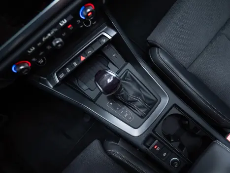 AUDI Q3 2.0 40 4P TFSI SPORTBACK PERFORMANCE BLACK QUATTRO TIPTRONIC AUTOM�TICO, Foto 17