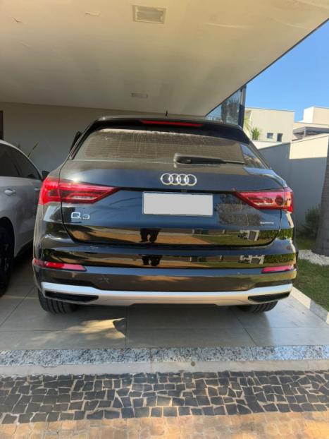 AUDI Q3 2.0 40 4P TFSI SPORTBACK PERFORMANCE BLACK QUATTRO TIPTRONIC AUTOM�TICO, Foto 3