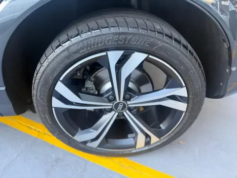 AUDI Q3 2.0 4P 40 TFSI PERFORMANCE BLACK QUATTRO TIPTRONIC AUTOM�TICO, Foto 14