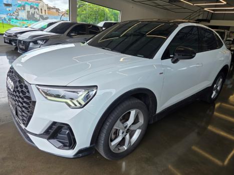 AUDI Q3 2.0 4P 40 TFSI PERFORMANCE BLACK QUATTRO TIPTRONIC AUTOM�TICO, Foto 2