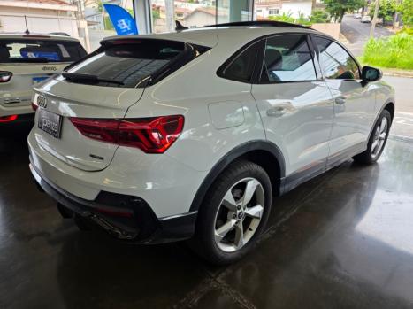 AUDI Q3 2.0 4P 40 TFSI PERFORMANCE BLACK QUATTRO TIPTRONIC AUTOM�TICO, Foto 4