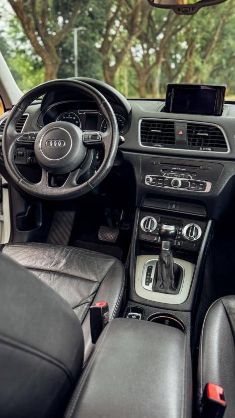 AUDI Q3 2.0 4P TFSI AMBIENTE QUATTRO S-TRONIC AUTOM�TICO, Foto 8