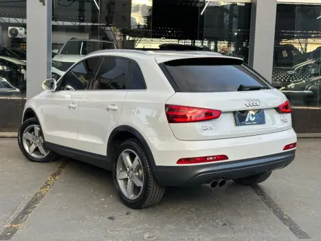 AUDI Q3 2.0 4P TFSI AMBIENTE QUATTRO S-TRONIC AUTOM�TICO, Foto 5