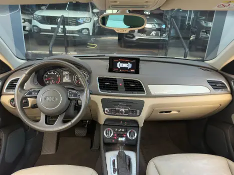AUDI Q3 2.0 4P TFSI AMBIENTE QUATTRO S-TRONIC AUTOM�TICO, Foto 7