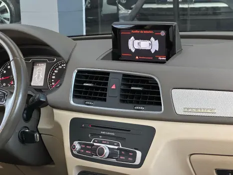 AUDI Q3 2.0 4P TFSI AMBIENTE QUATTRO S-TRONIC AUTOM�TICO, Foto 10