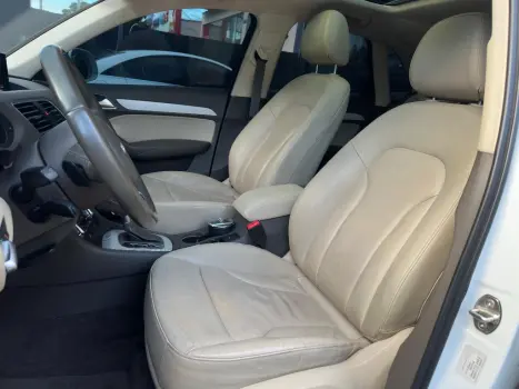 AUDI Q3 2.0 4P TFSI AMBIENTE QUATTRO S-TRONIC AUTOM�TICO, Foto 13