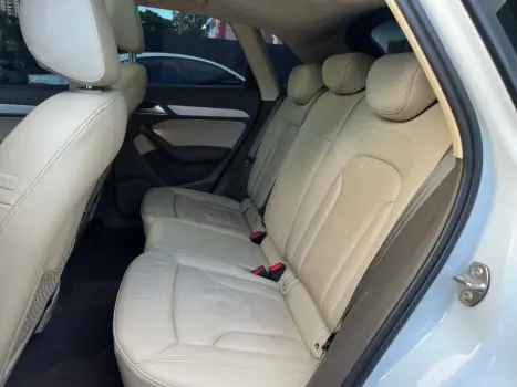 AUDI Q3 2.0 4P TFSI AMBIENTE QUATTRO S-TRONIC AUTOM�TICO, Foto 14