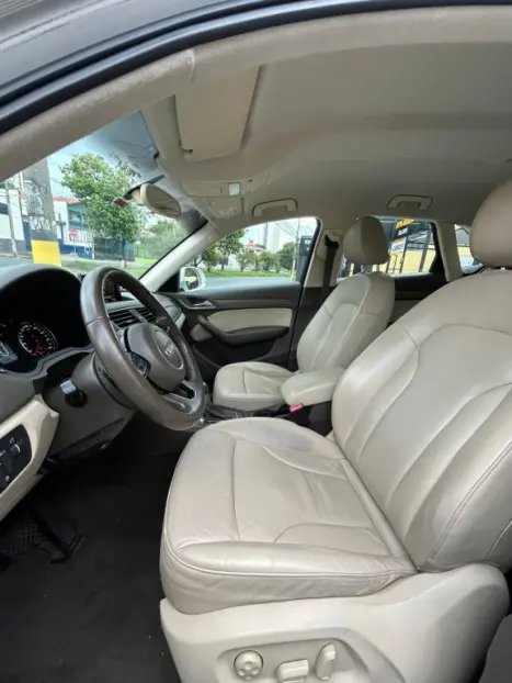 AUDI Q3 2.0 4P TFSI AMBITION QUATTRO S-TRONIC AUTOM�TICO, Foto 4