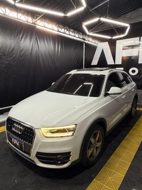AUDI Q3 2.0 4P TFSI AMBIENTE QUATTRO S-TRONIC AUTOM�TICO, Foto 3