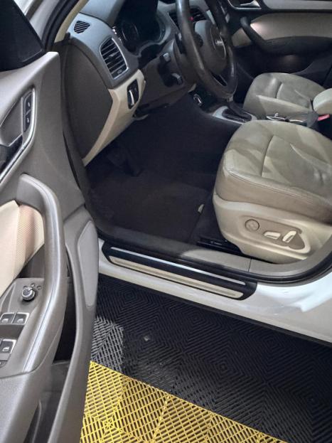 AUDI Q3 2.0 4P TFSI AMBIENTE QUATTRO S-TRONIC AUTOM�TICO, Foto 7
