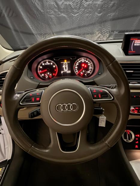 AUDI Q3 2.0 4P TFSI AMBIENTE QUATTRO S-TRONIC AUTOM�TICO, Foto 10