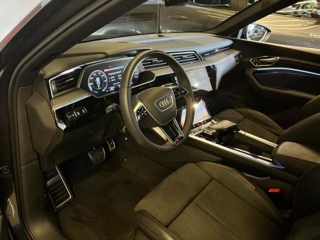 AUDI Q8-E-Tron 55 EL�TRICO SPORTBACK PERFORMANCE BLACK QUATTRO, Foto 5