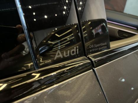 AUDI Q8-E-Tron 55 EL�TRICO SPORTBACK PERFORMANCE BLACK QUATTRO, Foto 10