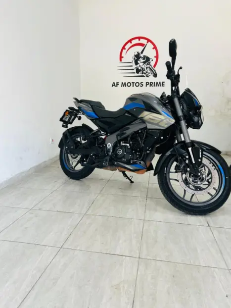 BAJAJ Dominar 160 , Foto 2