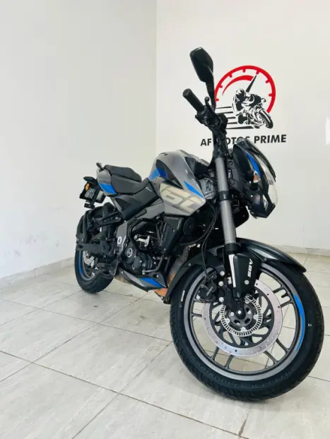 BAJAJ Dominar 160 , Foto 4
